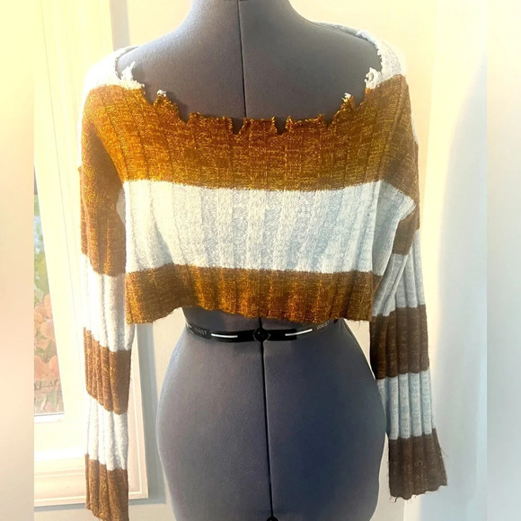 BDG Sweaters - Urban Outfitters BDG Sz S slouchy long sleeve ribbed knit sweater ultra-cropped